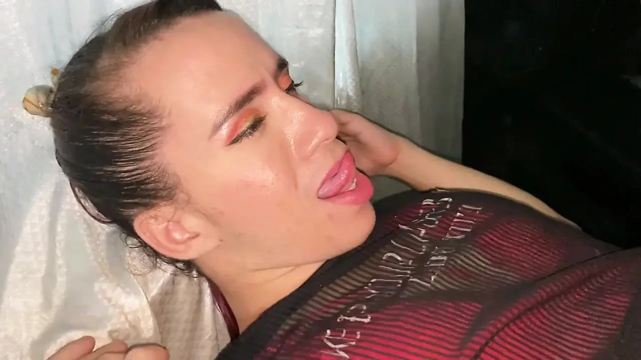 I fuck my stepdaughter’s pussy