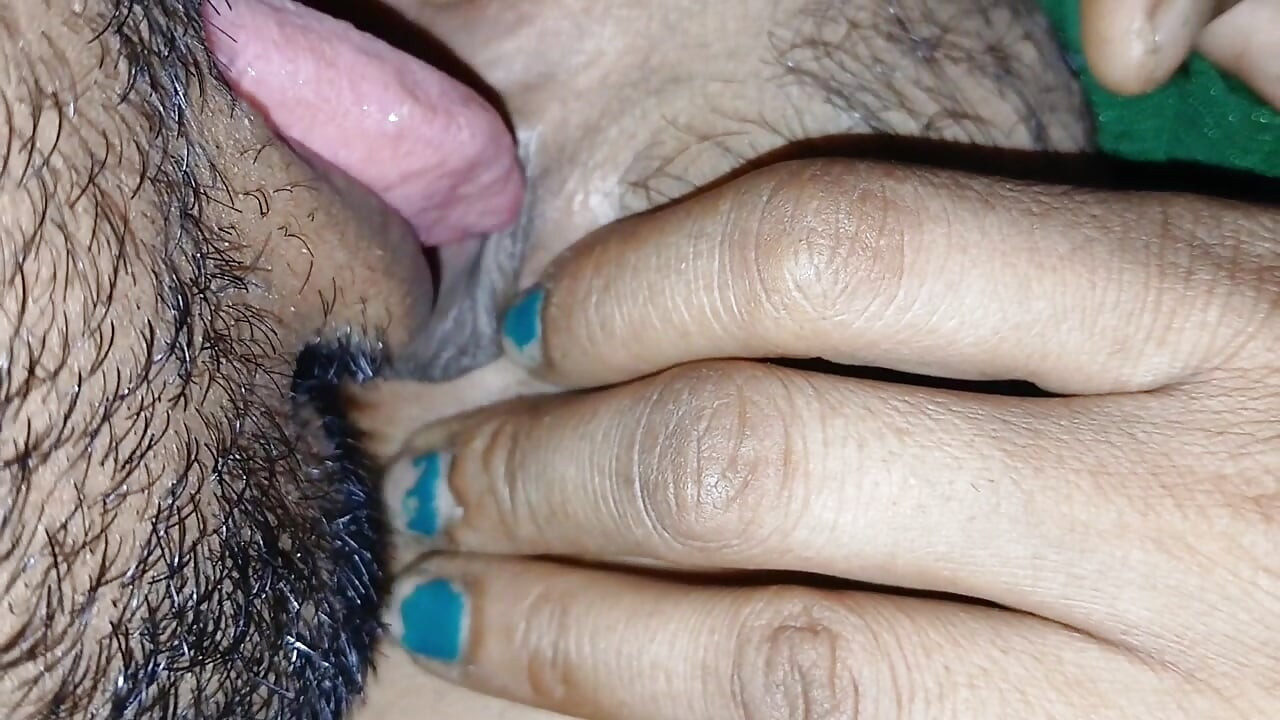 Bhabhi ki choot ko chata aj