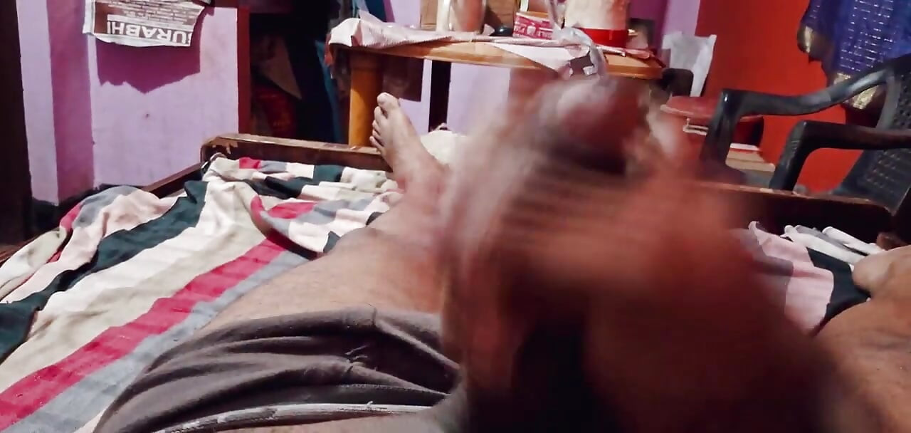 Amateur solo dick stroking session in bedDaddy dick amateur masturbation han job Big Daddy dick amateur masturbation hand