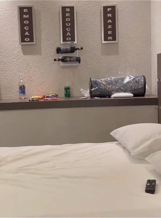 Kocam spor salonundan bir arkadaşımla motele gitmeme izin verdi! Aldatılan koca, ateşli evli kadın,