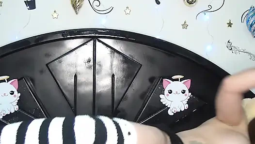 SAYA MENELAN BEBERAPA CACING BERGETAH YANG SANGAT PANJANG!!