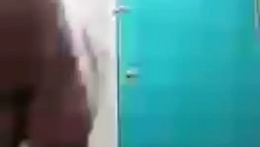 Красивая обнаженная, принимаю душ, заставляет меня очень возбуждена