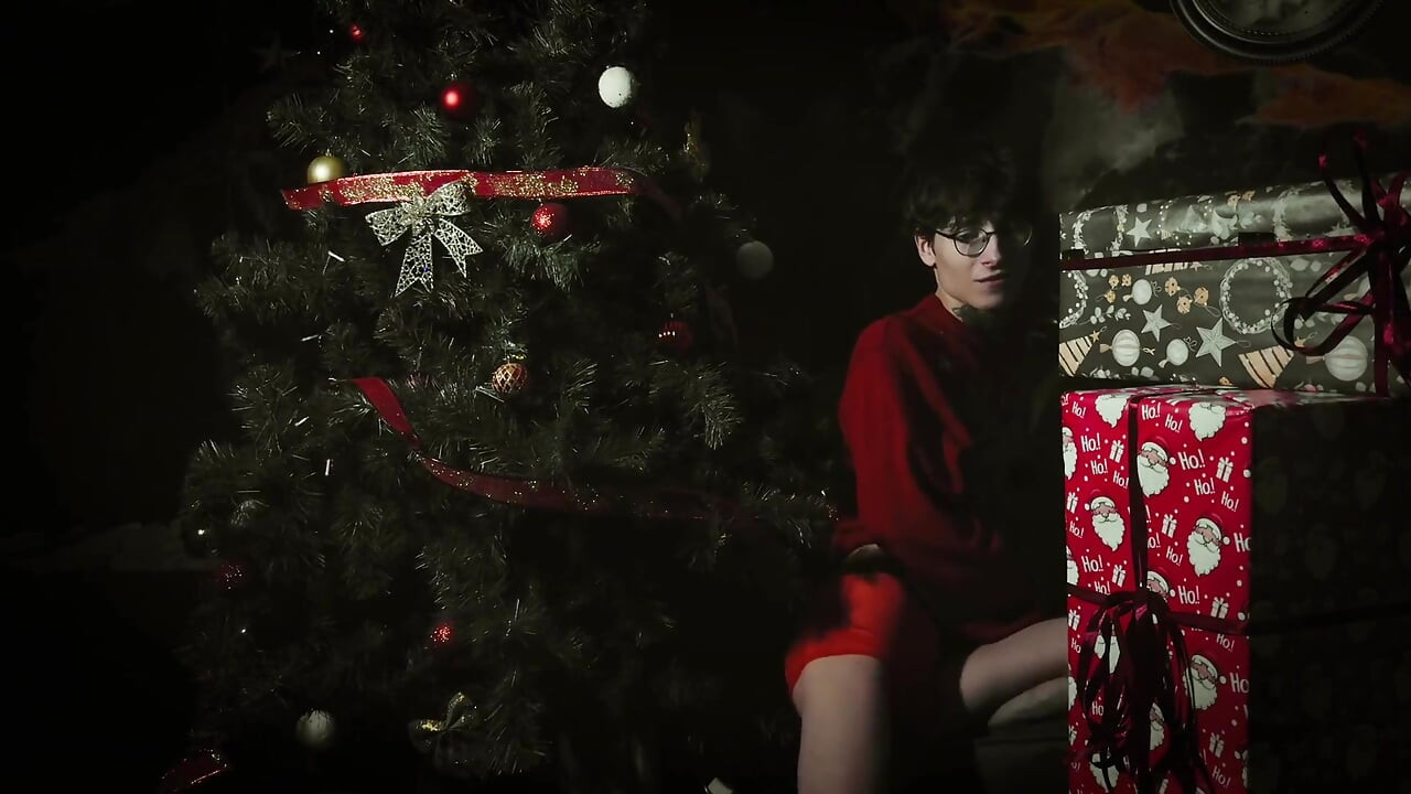 ชักว่าวใต้ต้นคริสต์มาส