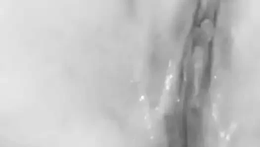 Beni dildoyla sikiyor