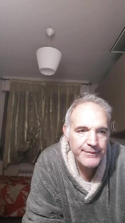 Legszívesebben a szádba spriccelném az összes forró tejemet