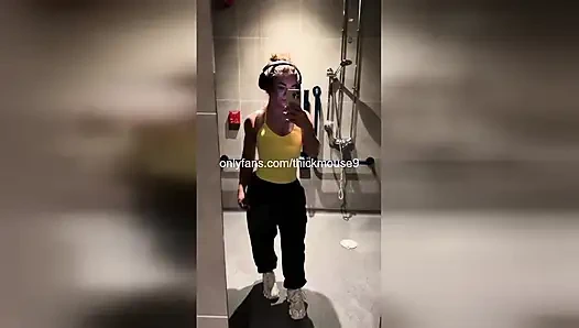 18 yaşındaki TikTok Thot'un amcığı kamerada patlıyor! Sansürsüz Gape