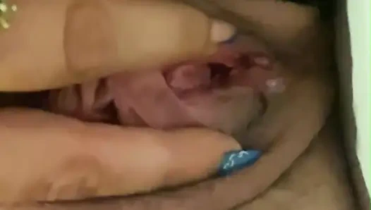 Отличный оргазм и сок из киски от MilfyCalla