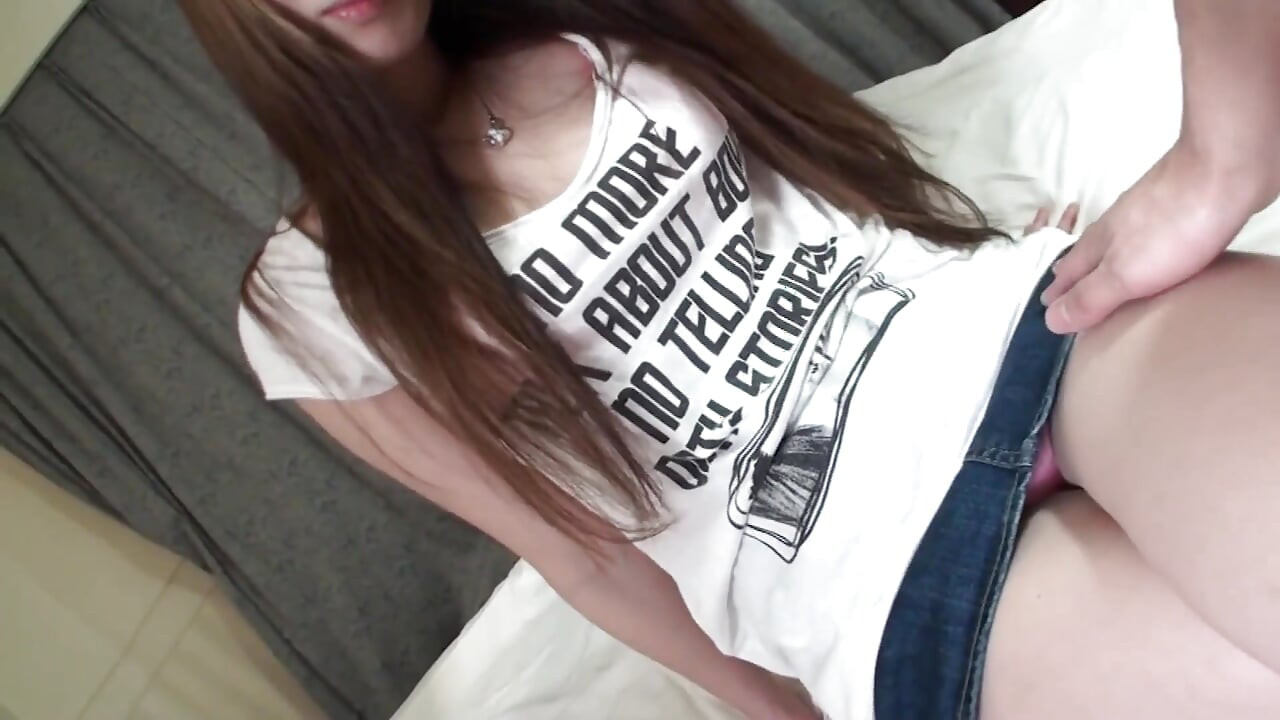Japanse babes scène-1 magere Aziatische met kleine tieten wil een cumshot in haar mond