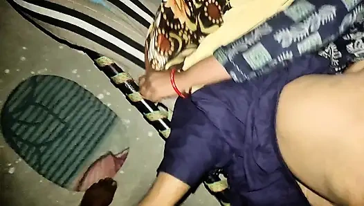 Пусть ночной секс со сводной сестрой, отдыхающей на кровати