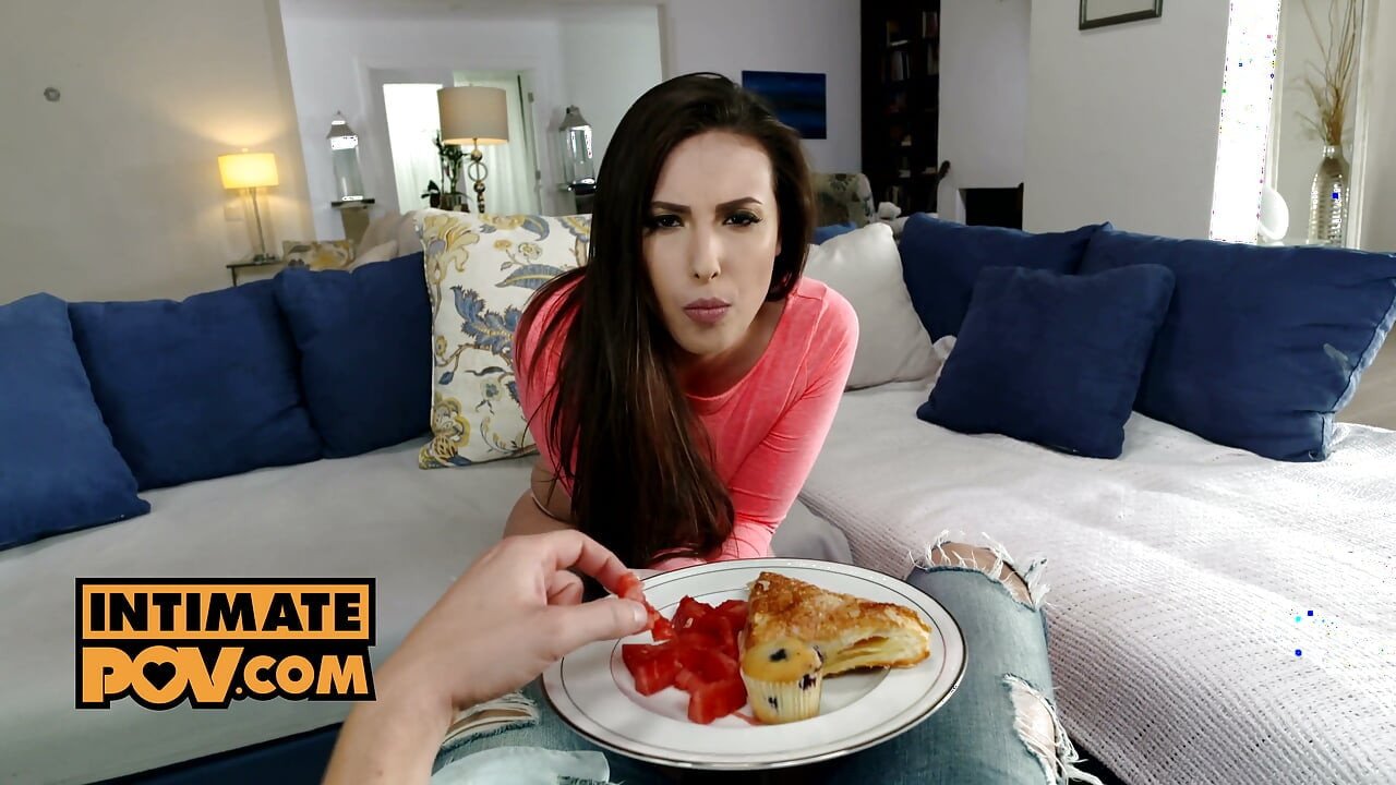 POV - casey Calvert liebt es, auf dem daily zu necken und für dich zu ficken