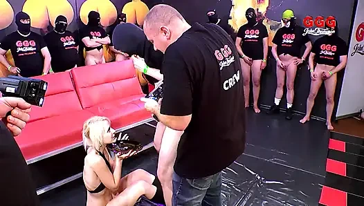 Gadis remaja rambut pirang suka banget dan telan sperma ggg john thompson