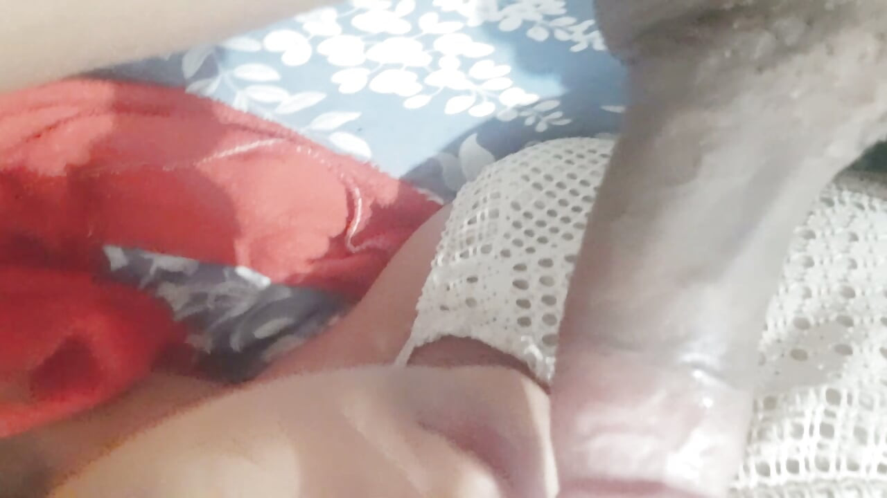 She choked and came 3 times on her coworker's penis.