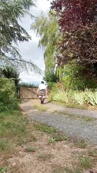 In a quick outfit with a little skirt for an evening