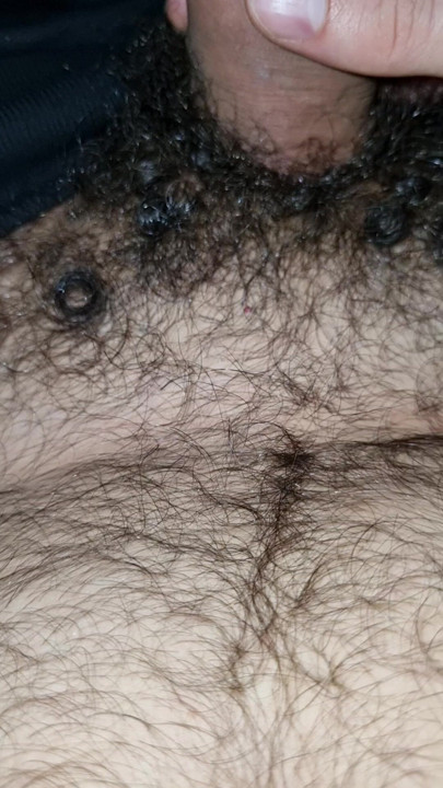 Peluda quer mostrar o pau para vocês