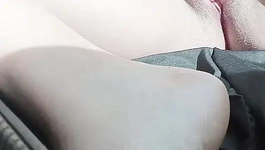 Arabada seksi curlisita'nın parmaklama (sıkı amcık bakış açısı)