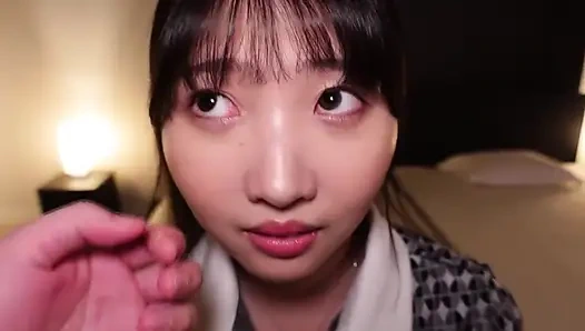 Tatlı evli kadın. Bir öpücük onu tamamen dönüştürüyor