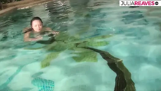 Geiles asia teen bekommt ihre muschi von einem geilen mann geritten