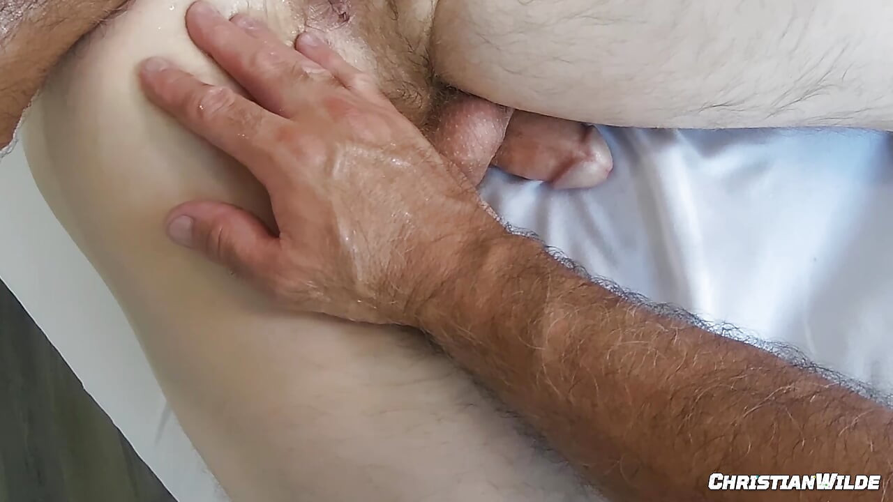ChristianWilde Muscle Daddy Masseur Milks Christian Wildes Cock During Sensual Massage