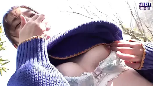 Sırılsıklam bir güzellikle sırılsıklam utanç uyandırıyor vahşi ıslak patlamada kendini sırılsıklam yapıyor.2