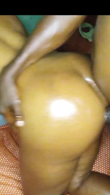 لحظة يجب مشاهدتها من "جارتي المراهقة اللطيفة تحب قضيبي بأسلوب التبشيري XXx naija أشرطة الفيديو السوداء skinflict"