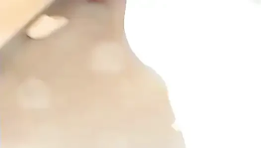 Bacaklı ayak ve naylon çoraplarımla oynuyorum