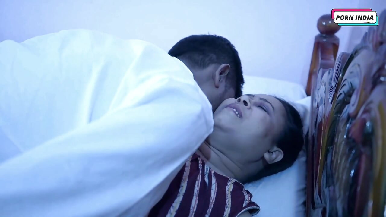 Cuplu frumos sexy cu sex romantic dur
