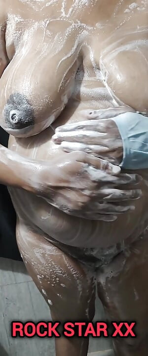 Desi Mallu Stepsister Full nude Showering