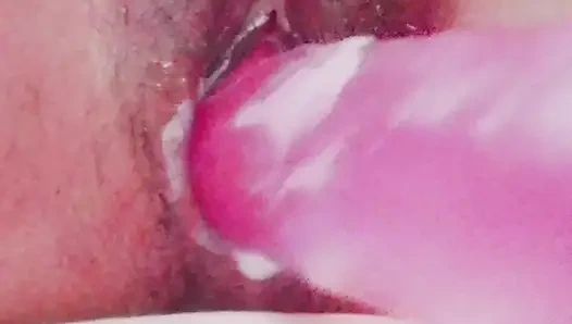 I love to play my creamy pusy alone