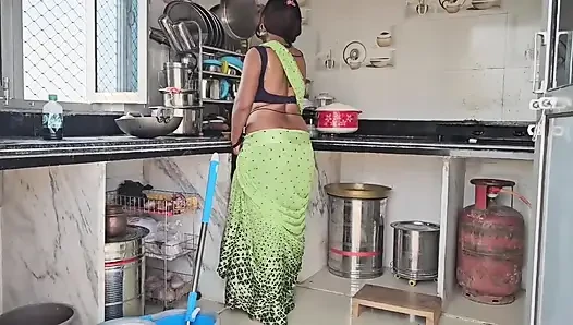 Chachi accidently sent nude pics to her bhatija, stepson ask her for fuck and she fucked by bhatija in HINDI Audio