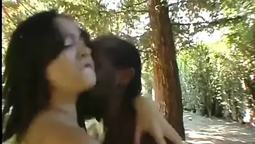 Büyük memeli güzel orta yaşlı seksi kadın canavar siyah yarakla sikiliyor ve amının içine boşalıyor