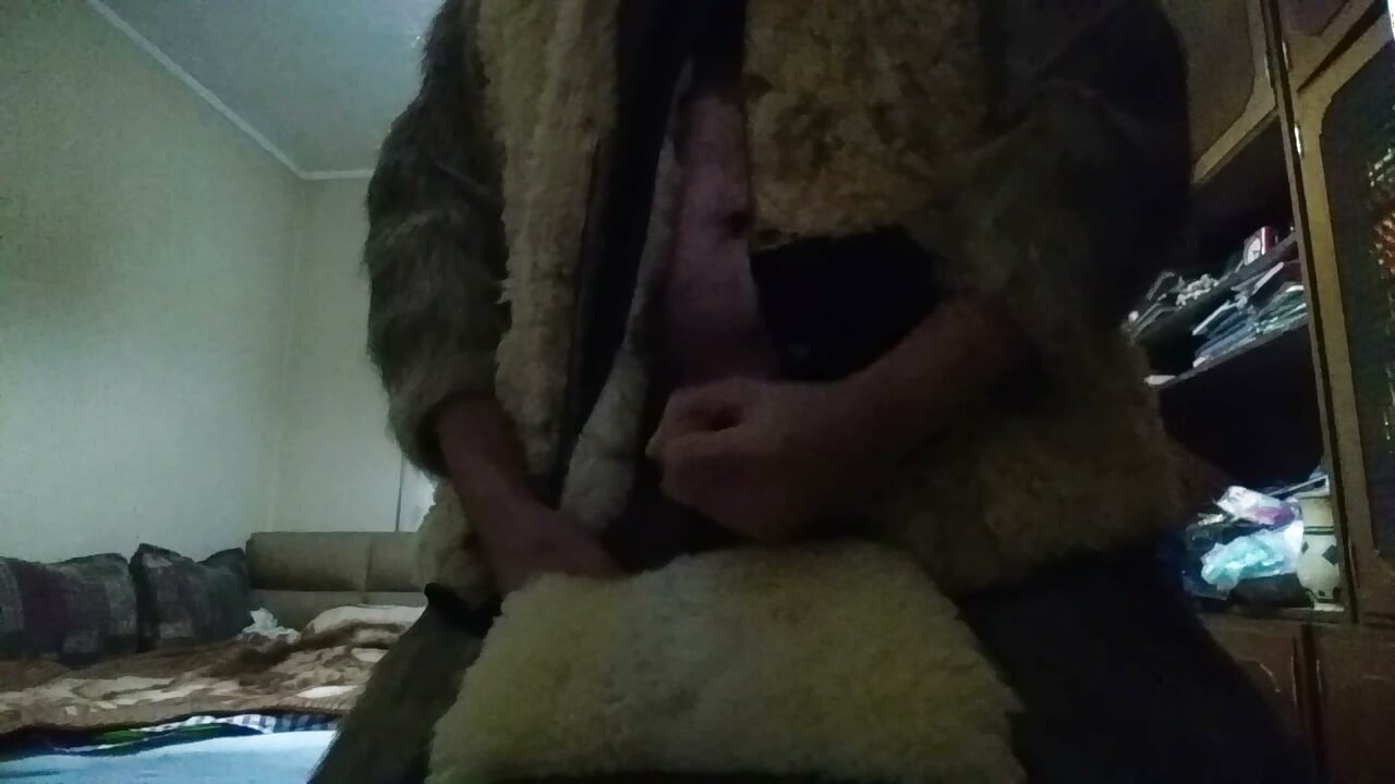 Smell my cum and my furs