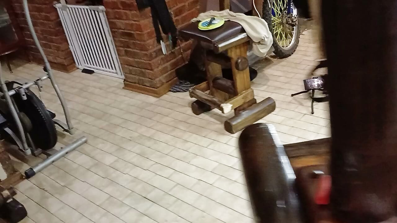 Ein Fremder hat mich gefingert und ich habe mit seinem Schwanz gespielt