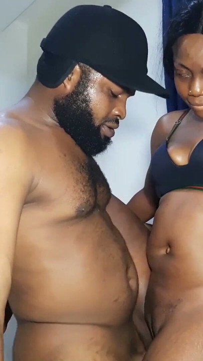 Ебони Milf избра да стои на леглото, за да получи големия кур на Krissyjoh за още удоволствие | Клип 2