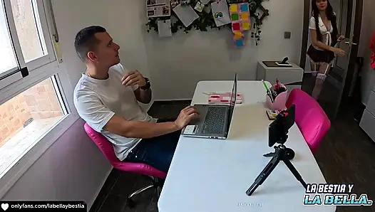 Я должен был дать своей учительнице мои две дырки в обмен на заработки мои оценки; хороший.