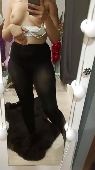 팬티와 스타킹을 입은 판타지 쇼