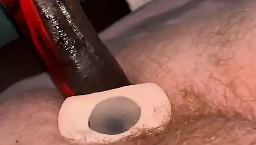 Deliğimi daha geniş genişletmeye çalışıyorum