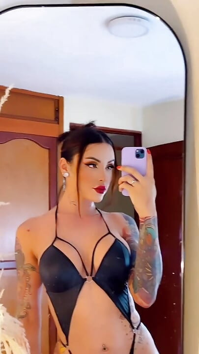 Ela_Doll_ videosu