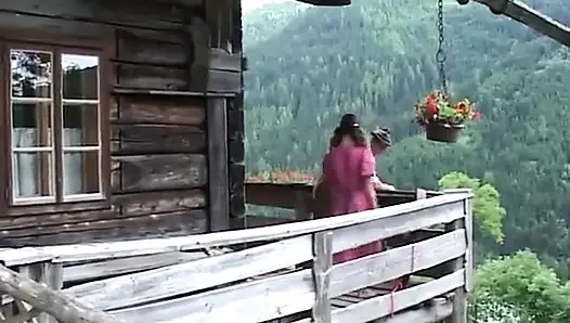 Amcık yalıyor açık havada