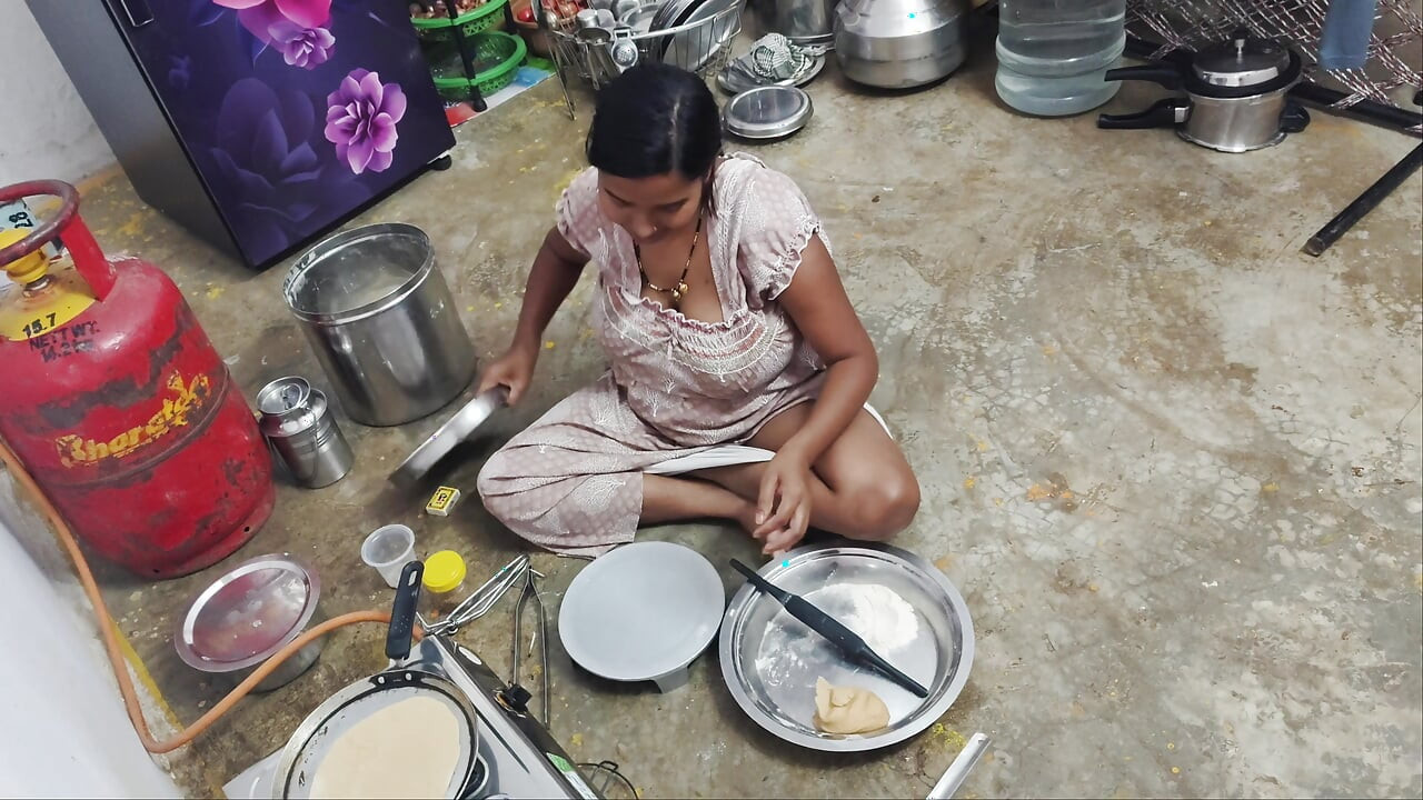 Indian desi Devar and bhabhi full Hindi romantic video - bhabhi showing boobs and pussy.