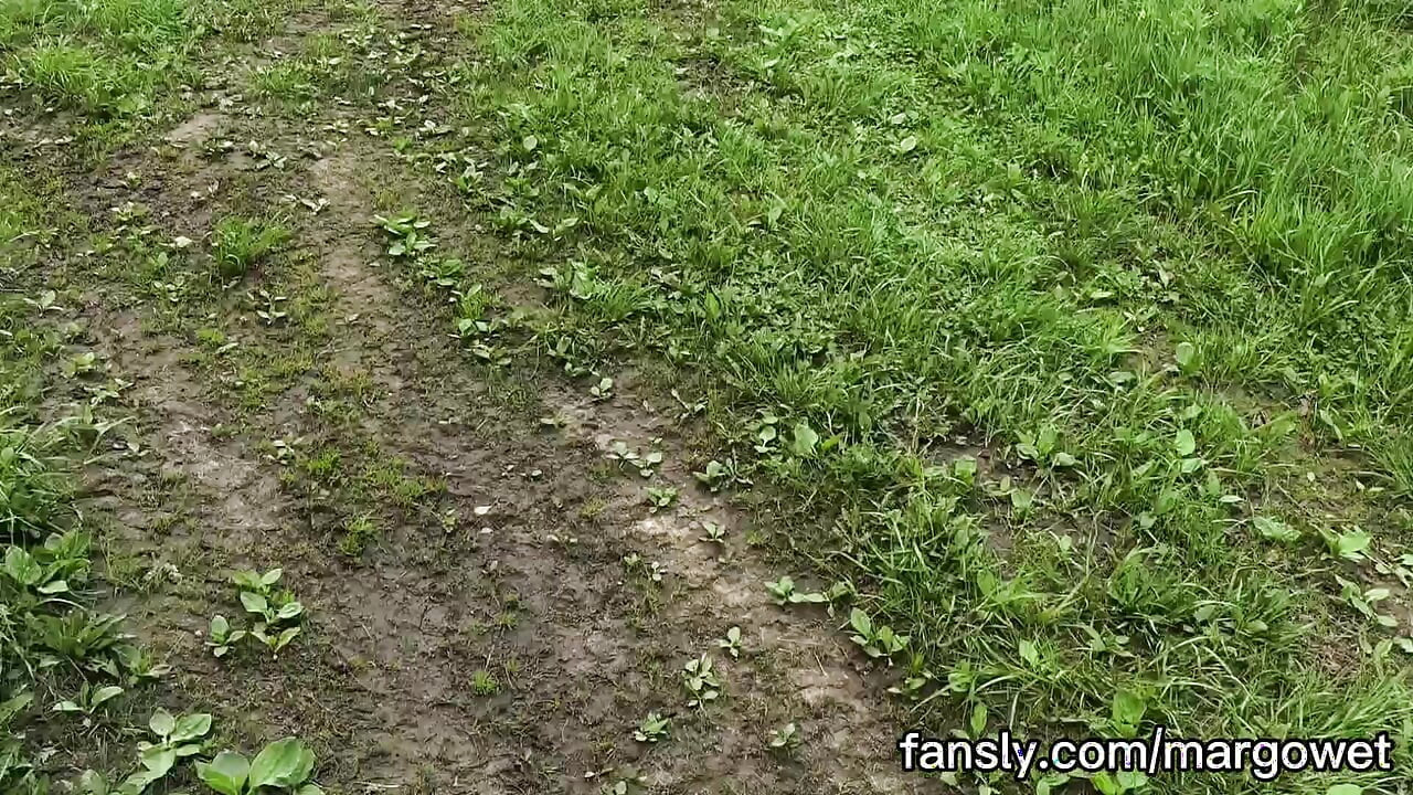Risky Handjob in Open Field - Almost Caught! POV Outdoor Cumshot