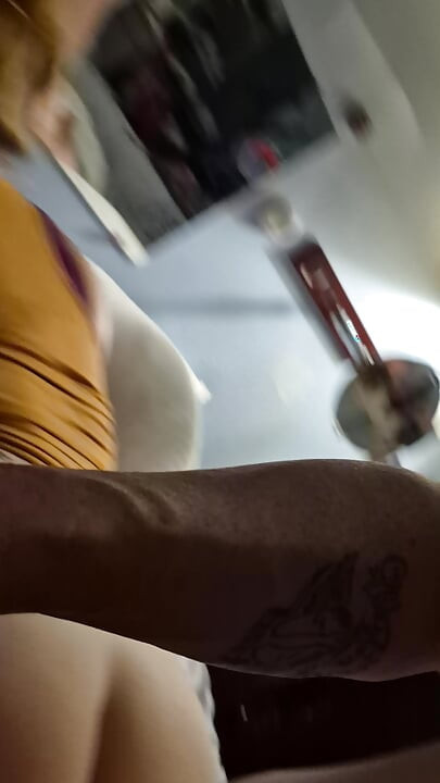 Bunda gostosa levando socadas bem fundo por trás