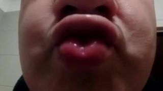 Mi boca y mi lengua cuando chupo una conchita...