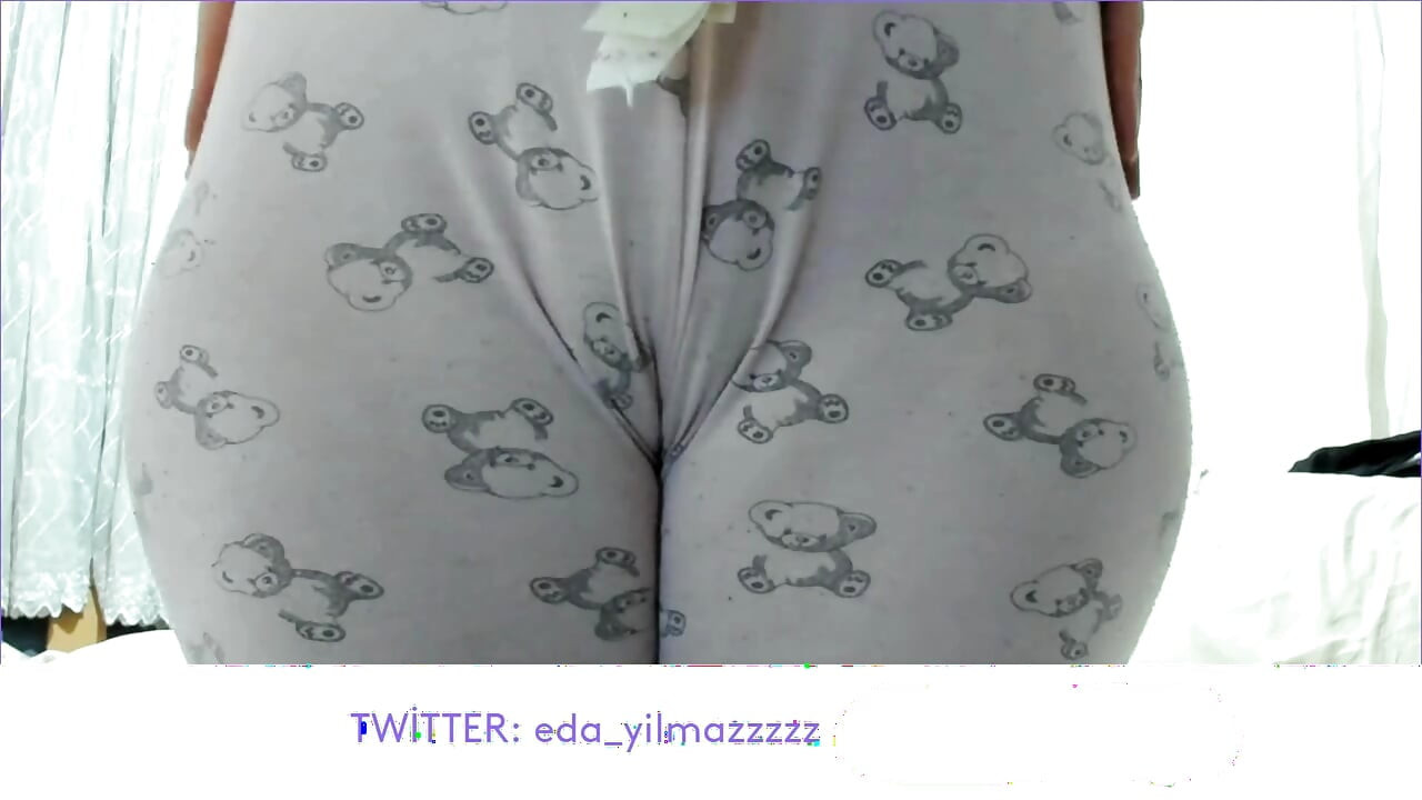 CAMELTOE- MASTURBATION IN PAJAMAS- TURKISH MILF- TURKISH PORN