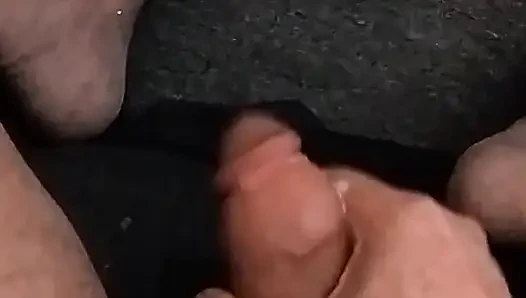 Dede bir gayser gibi boşalıyor yarağını yeniden adlıyor Yaşlı Sadık yarak taşından milli park