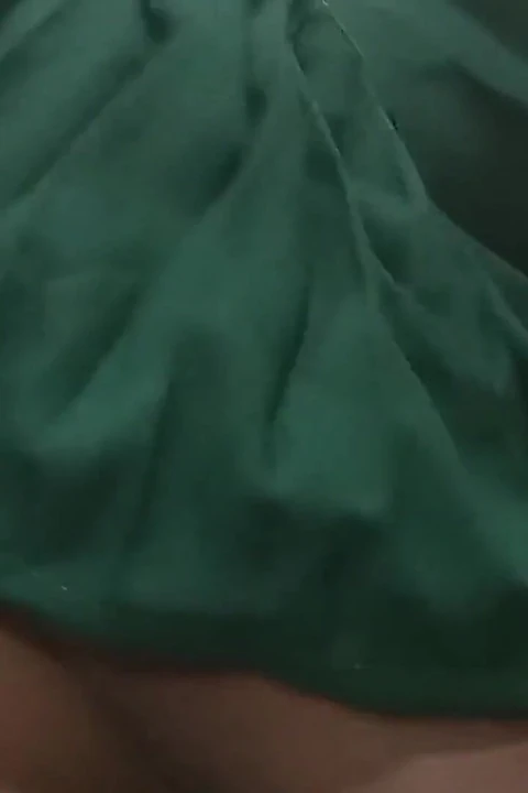 Afrička tinejdžerska kučka u uniformi. Jebe kaubojku posle škole