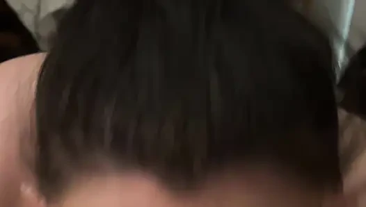 Menguji riasan wajahku dengan blowjob