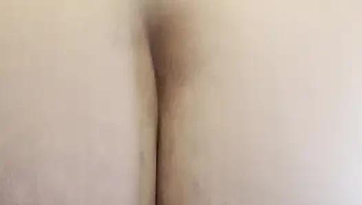 İri güzel kadın büyük siyah dildoya biniyor