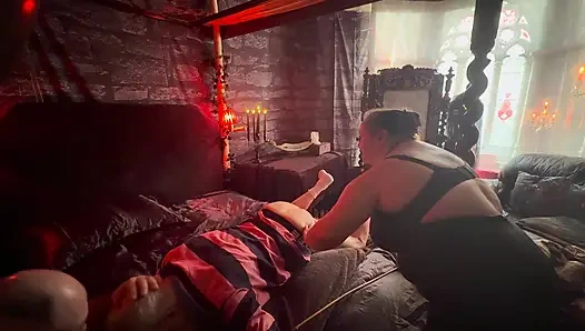 Bölüm 1:- Lanista Bear ve Domina Satana Tawseman'ı hızlarına sokuyor!