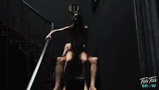 Muhteşem esmer kulüpte bir yabancı tarafından sikiliyor - glory hole