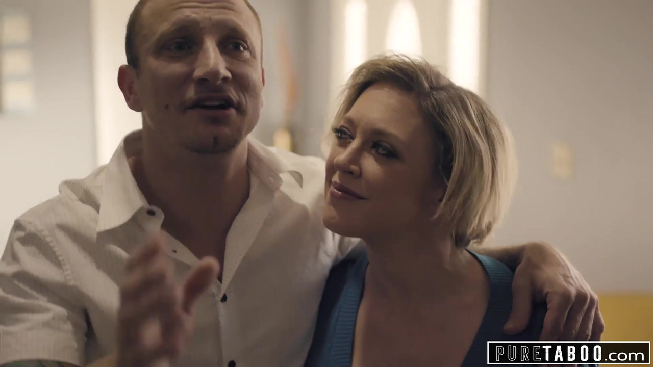 纯禁忌的继父母和继兄弟欢迎新妹妹